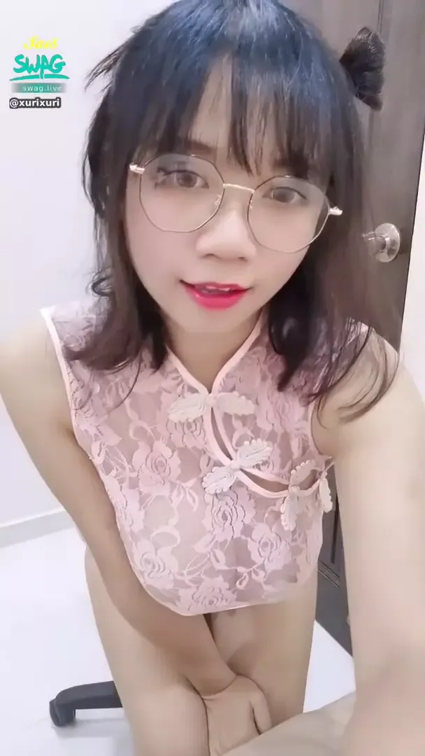 抖音爆乳反差眼睛学生妹魔魔爱你私拍合集21